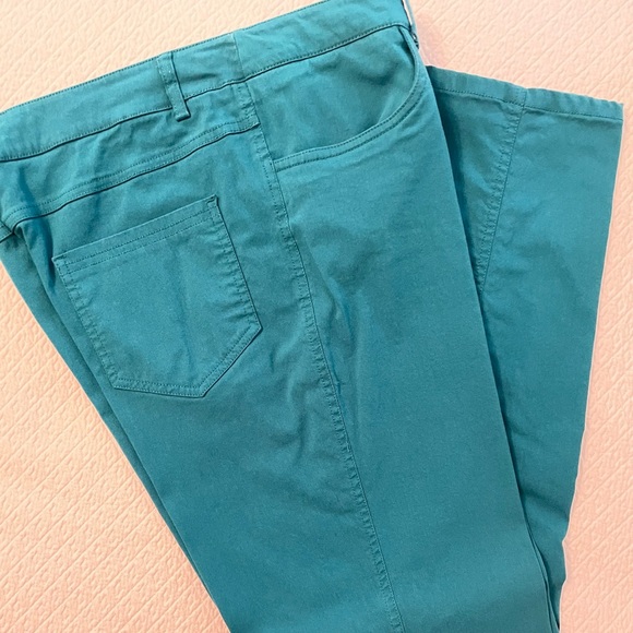 I.N. Studio Stretch Mid-Rise Ankle Jeans—Price Firm. - Picture 4 of 5